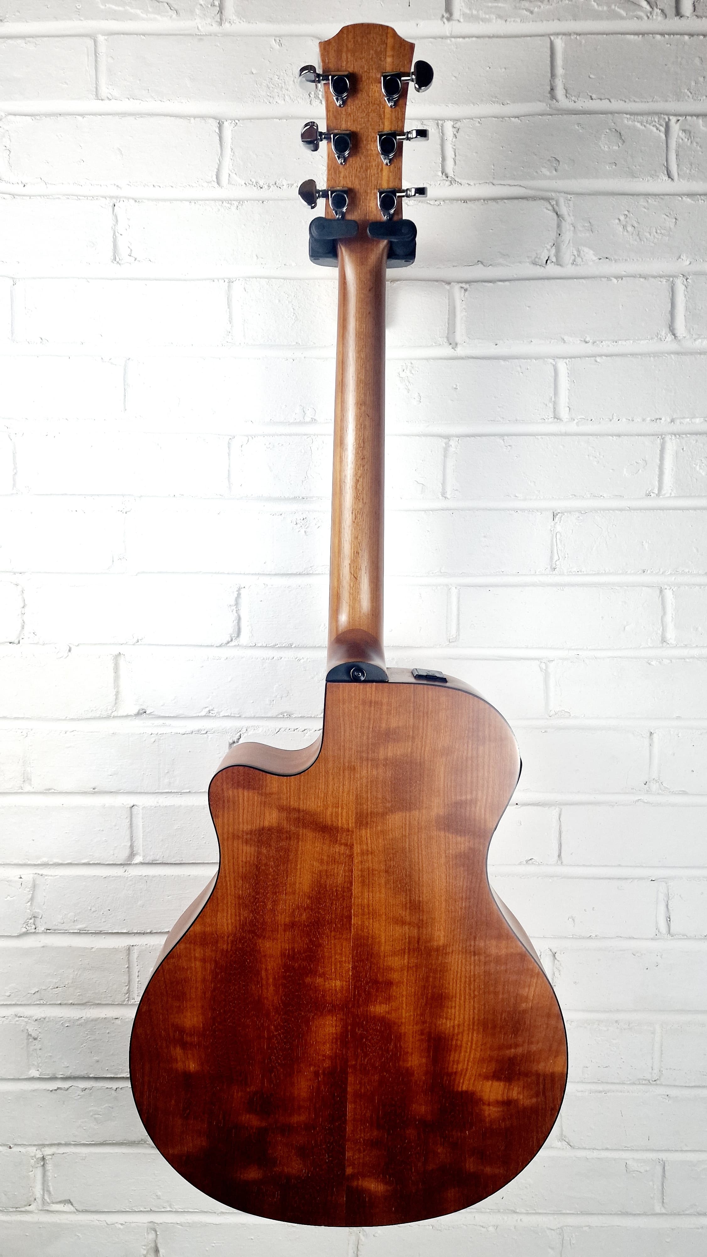YAMAHA APX-3 NATURAL ELECTRO ACOUSTIC GUITAR