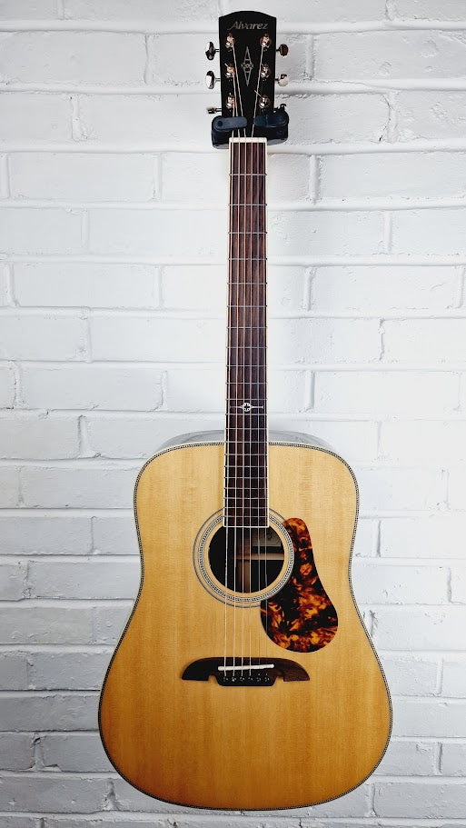 ALVAREZ MD70EBG ACOUSTIC GUITAR + ALVAREZ DUO FOAM CASE