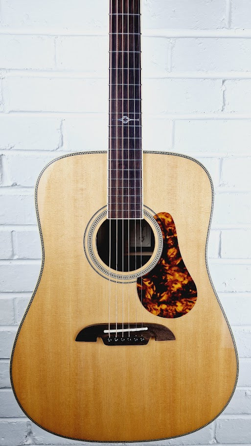 ALVAREZ MD70EBG ACOUSTIC GUITAR + ALVAREZ DUO FOAM CASE