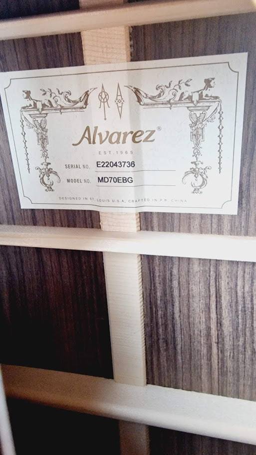 ALVAREZ MD70EBG ACOUSTIC GUITAR + ALVAREZ DUO FOAM CASE