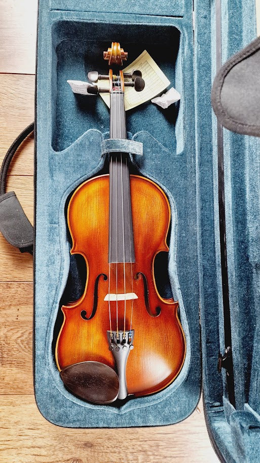 PRIMAVERA VF050 4/4 ANTIQUED FULL SIZE VIOLIN AND BOW