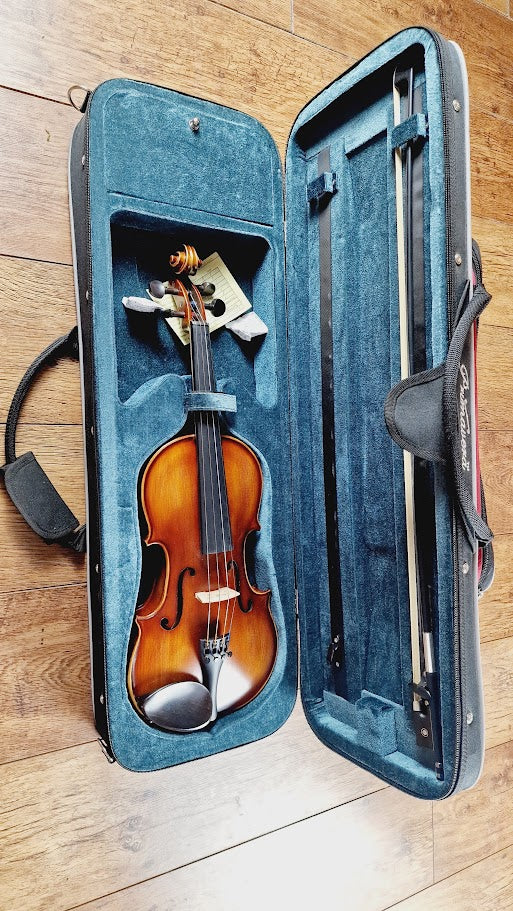 PRIMAVERA VF050 4/4 ANTIQUED FULL SIZE VIOLIN AND BOW