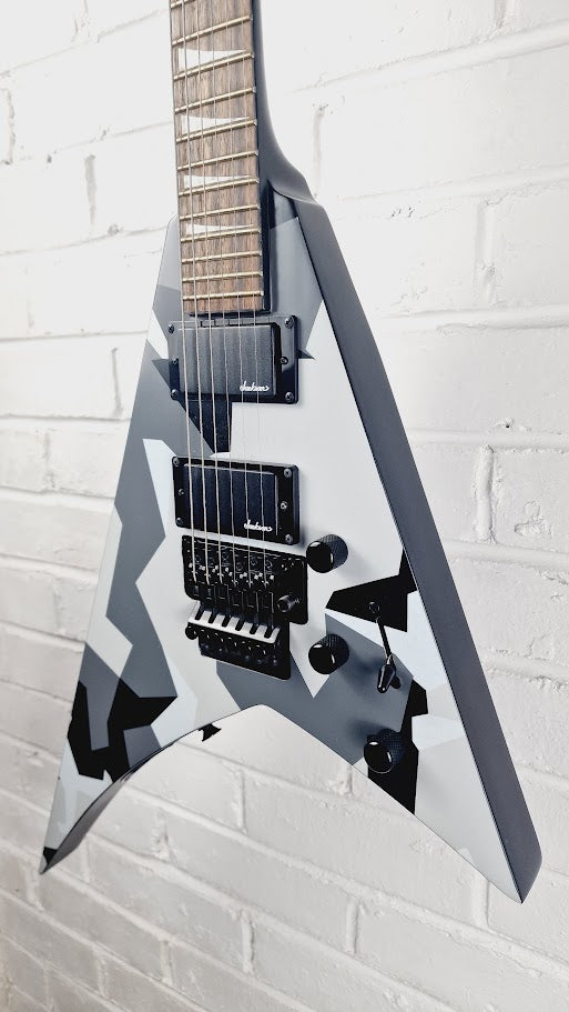 JACKSON X SERIES RHOADS RRX24 WINTER CAMO ELECTRIC GUITAR + GATOR EXTREME HARDCASE