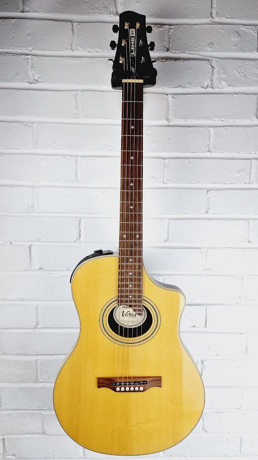 LINE 6 VARIAX 700 ELECTRIC ACOUSTIC GUITAR & CASE