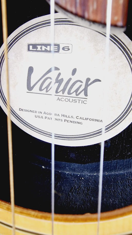 LINE 6 VARIAX 700 ELECTRIC ACOUSTIC GUITAR & CASE