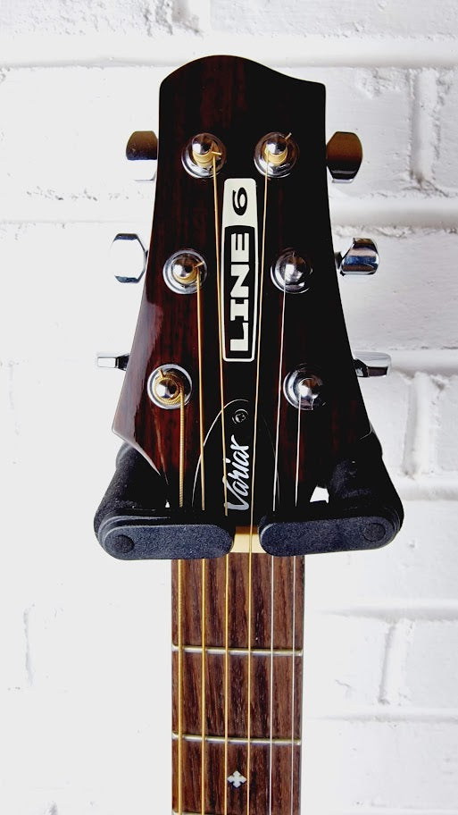 LINE 6 VARIAX 700 ELECTRIC ACOUSTIC GUITAR & CASE