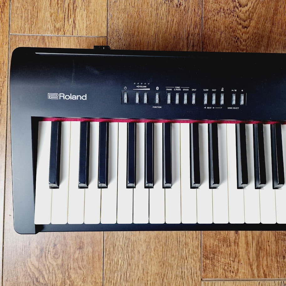ROLAND FP30 88 KEY HAMMER ACTION DIGITAL PIANO
