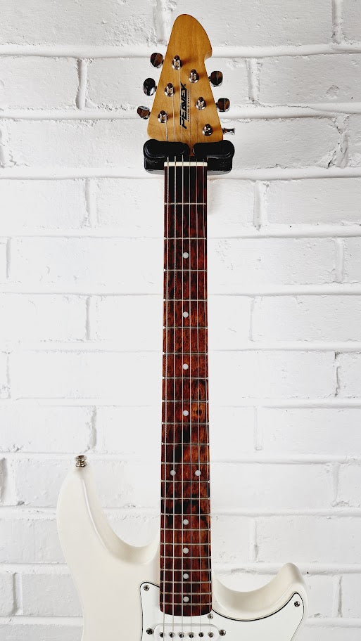 PEAVEY RAPTOR SPECIAL STRATOCASTER WHITE ELECTRIC GUITAR