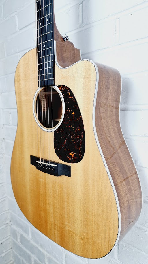 MARTIN ROAD SERIES DC-13E ELECTRO ACOUSTIC GUITAR + PADDED MARTIN CASE