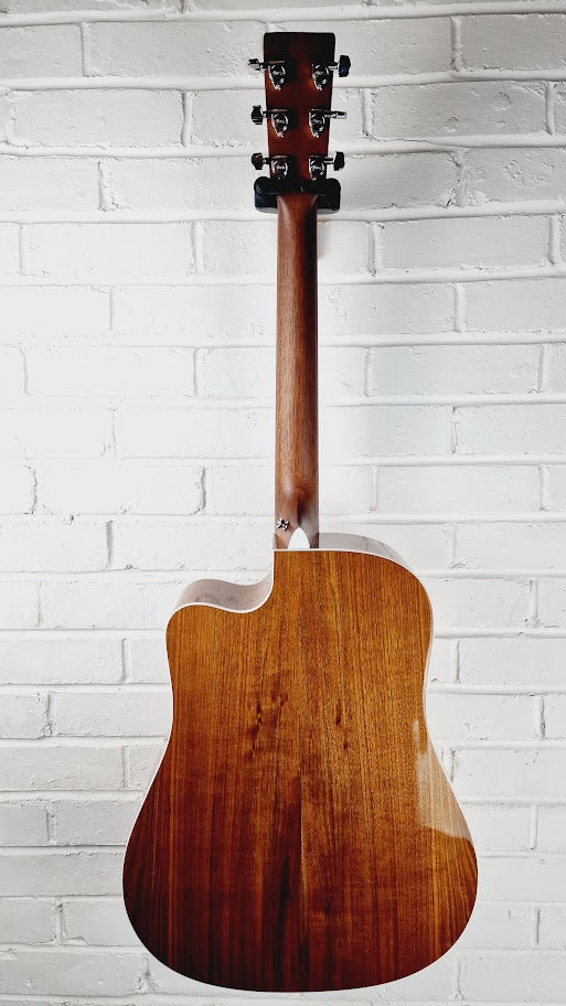 MARTIN ROAD SERIES DC-13E ELECTRO ACOUSTIC GUITAR + PADDED MARTIN CASE