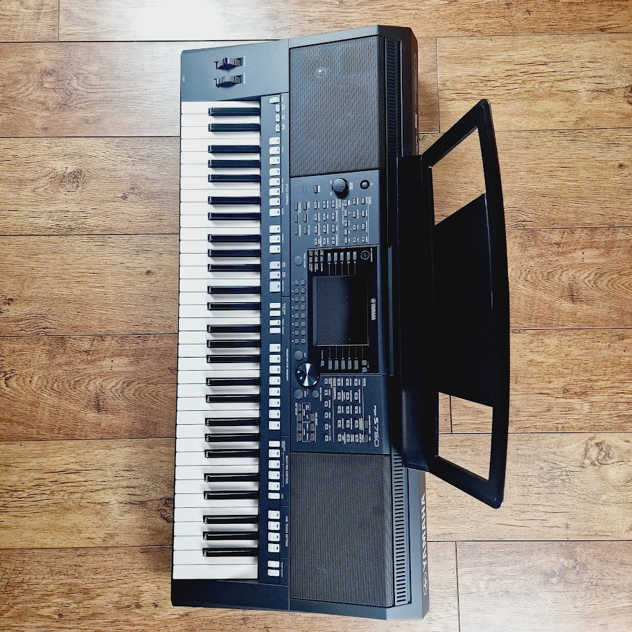 YAMAHA PSR-S750 ARRANGER WORKSTATION KEYBOARD