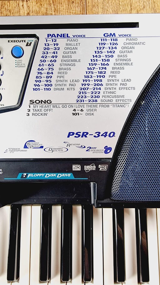 YAMAHA PSR 340 61 KEY KEYBOARD SYNTHESIZER
