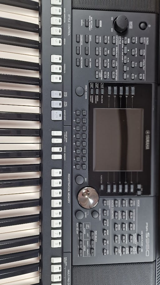 YAMAHA PSR-S950 61 KEY ARRANGER WORKSTATION KEYBOARD