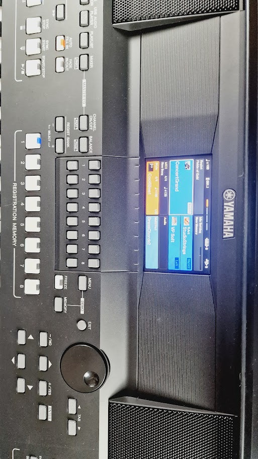 YAMAHA PSR SX600 61 KEY TOUCH SENSITIVE KEYBOARD