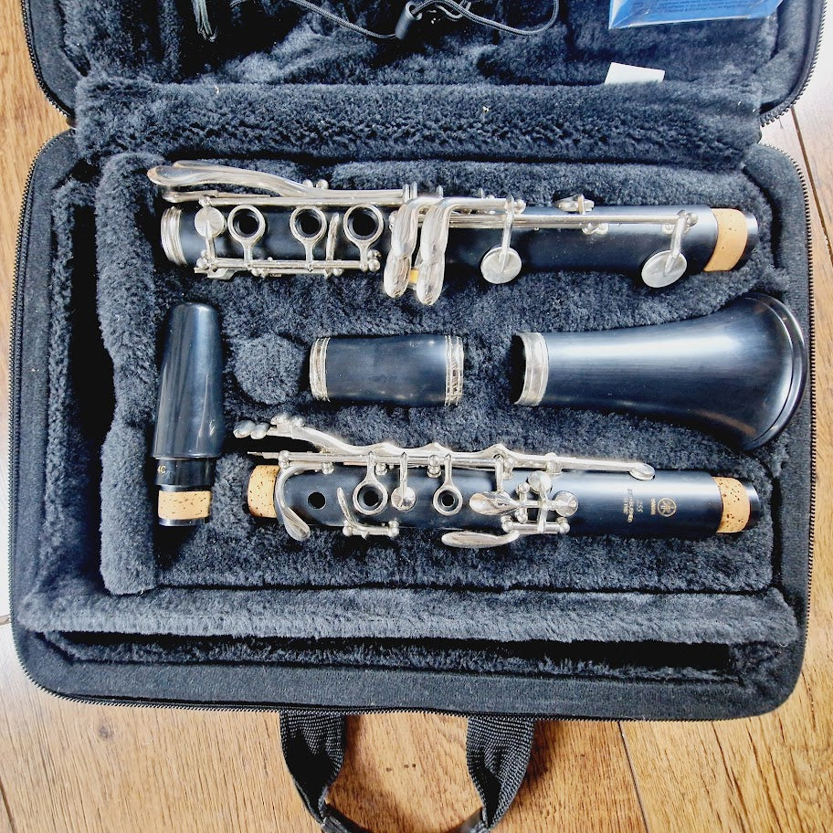 YAMAHA YCL-255 Bb CLARINET + ACCESSORIES