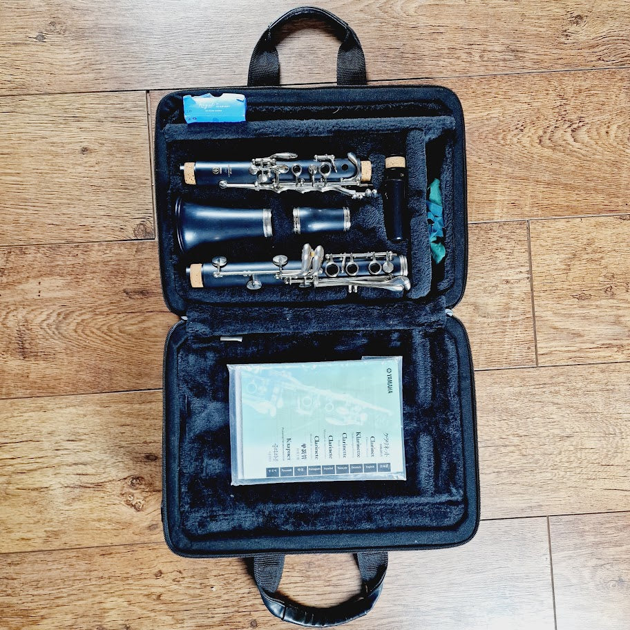 YAMAHA YCL-255 Bb CLARINET + ACCESSORIES