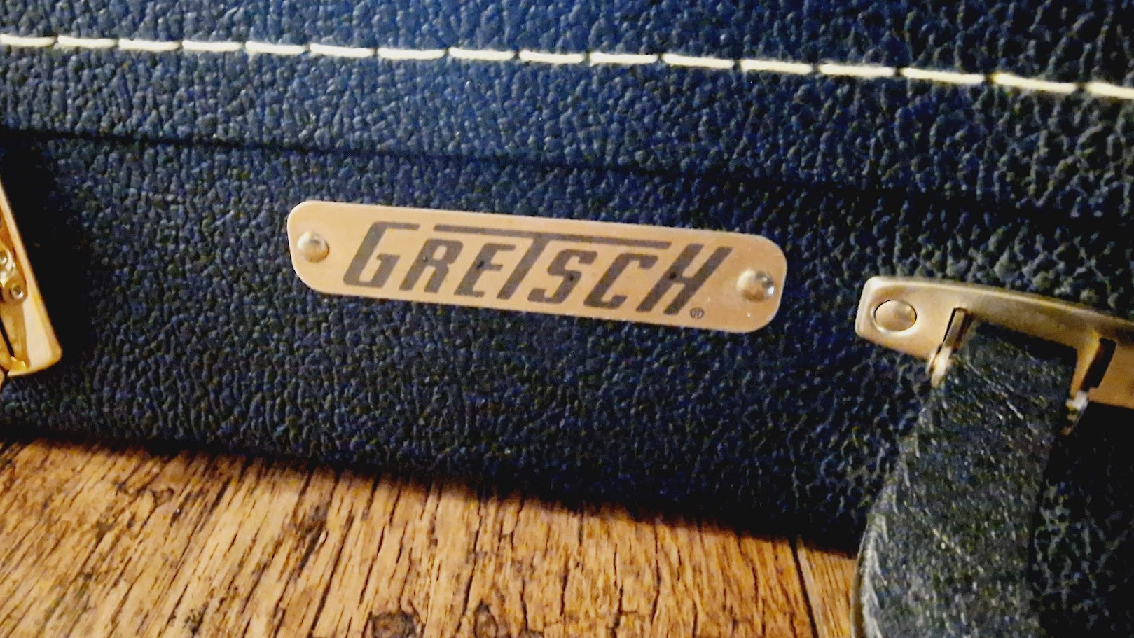 GRETSCH 6121W 2004 ROUNDUP ELECTRIC GUITAR + GRETSCH ORIGINAL HARD CASE