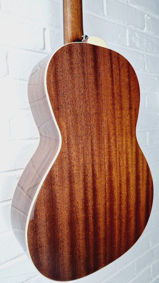 GUILD P-240 MEMOIR PARLOR GUITAR