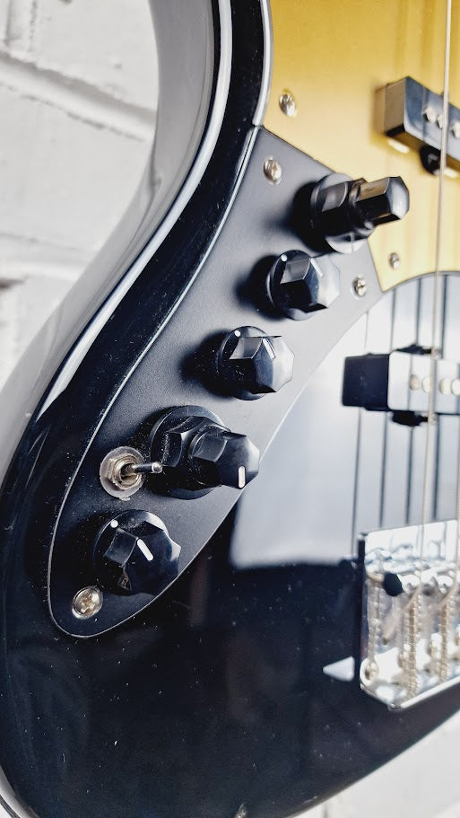 SIRE MARCUS MILLER V3 LEFT HANDED 5 STRING BLACK GOLD BASS GUITAR