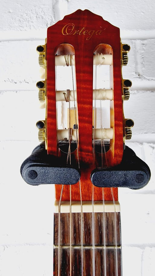 ORTEGA RGLE18FMH ELECTRO ACOUSTIC GUITALELE + GIG BAG