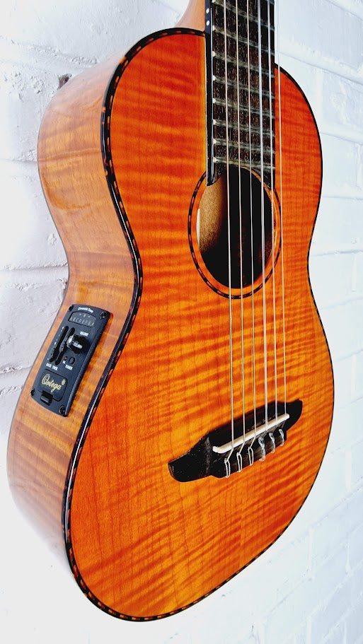 ORTEGA RGLE18FMH ELECTRO ACOUSTIC GUITALELE + GIG BAG