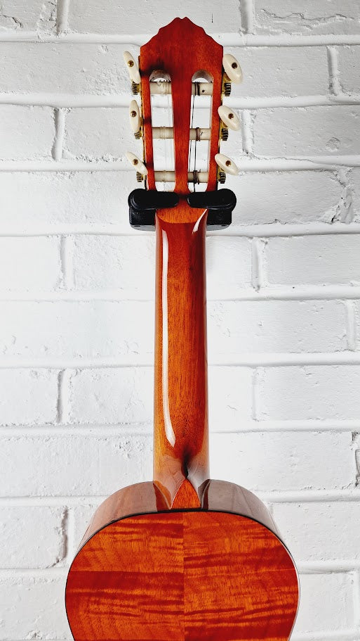 ORTEGA RGLE18FMH ELECTRO ACOUSTIC GUITALELE + GIG BAG