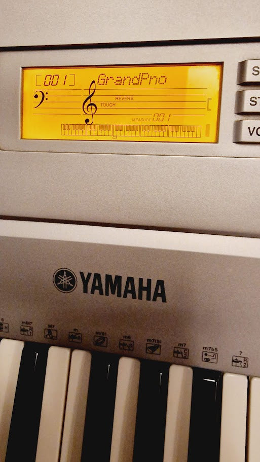 YAMAHA PSR E303 61 KEY KEYBOARD + POWER SUPPLY