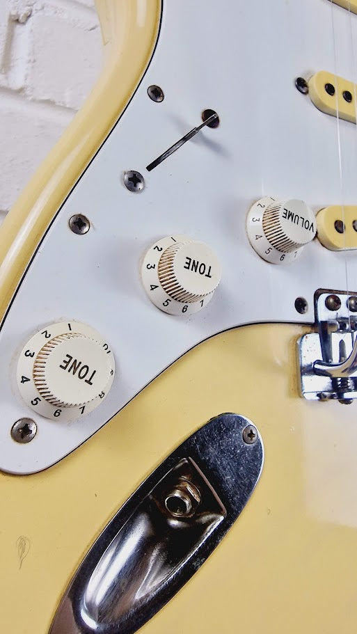 FENDER MIJ "E SERIES" 80s LEFT HANDED OLYMPIC WHITE STRATOCASTER