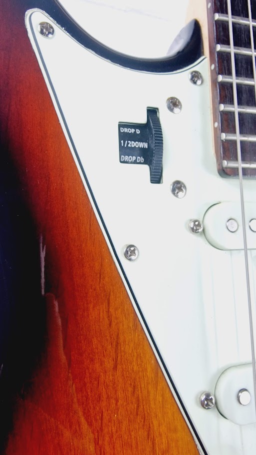 LINE 6 JTV-69 JAMES TYLER VARIAX MODELLING 3 TONE SUNBURST ELECTRIC GUITAR