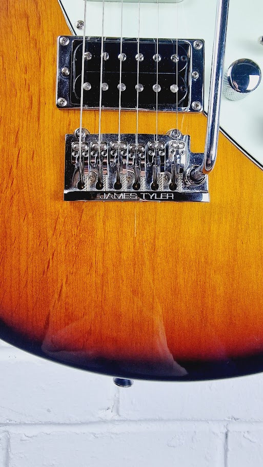 LINE 6 JTV-69 JAMES TYLER VARIAX MODELLING 3 TONE SUNBURST ELECTRIC GUITAR