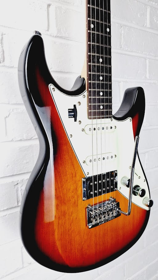 LINE 6 JTV-69 JAMES TYLER VARIAX MODELLING 3 TONE SUNBURST ELECTRIC GUITAR