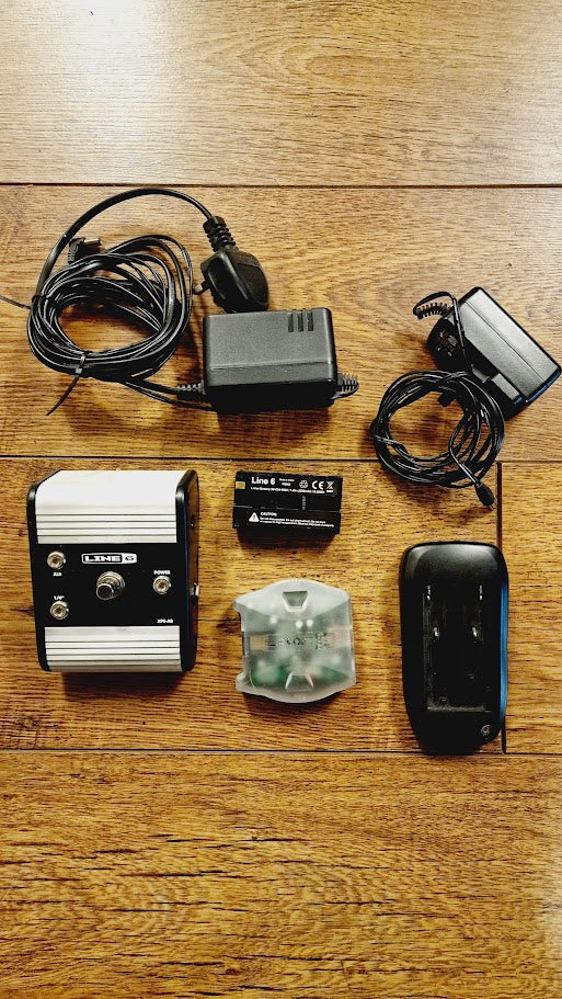 LINE 6 JTV-69 JAMES TYLER VARIAX MODELLING 3 TONE SUNBURST ELECTRIC GUITAR