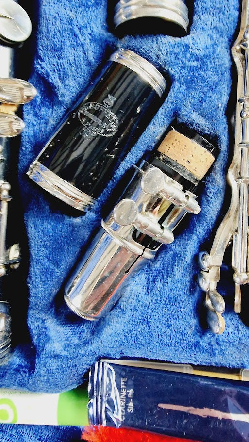 BUFFET CRAMPON B12 CLARINET AND CASE