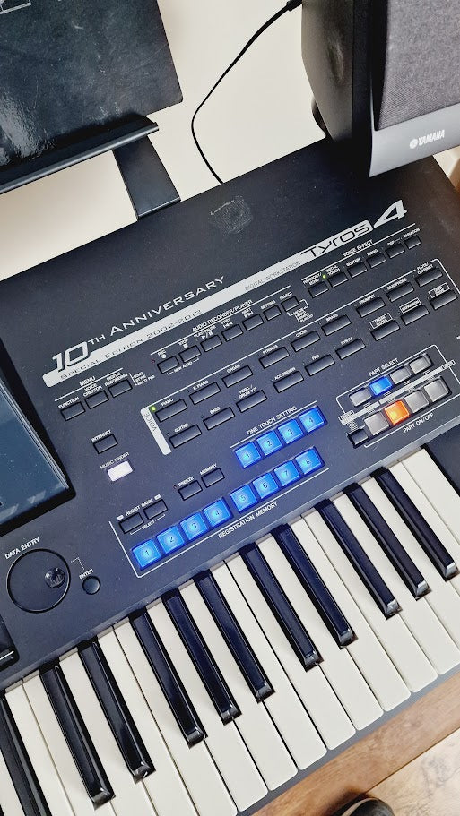 YAMAHA TYROS 4 SPECIAL EDITION XL 10TH ANNIVERSARY KEYBOARD
