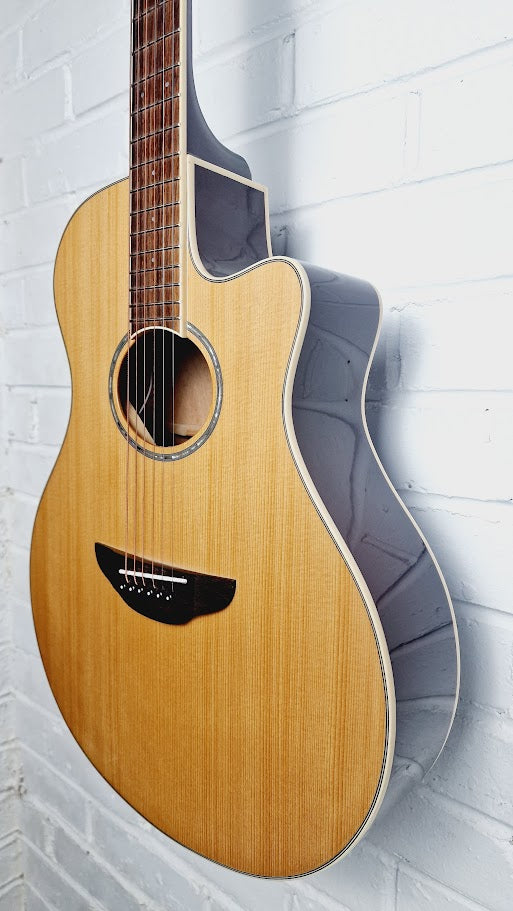 YAMAHA APX600 ELECTRO ACOUSTIC NATURAL GUITAR