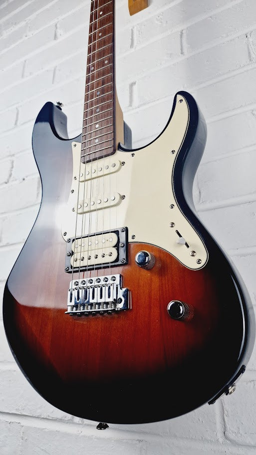 YAMAHA PACIFICA 112V OLD VIOLIN SUNBURST ELECRIC GUITAR