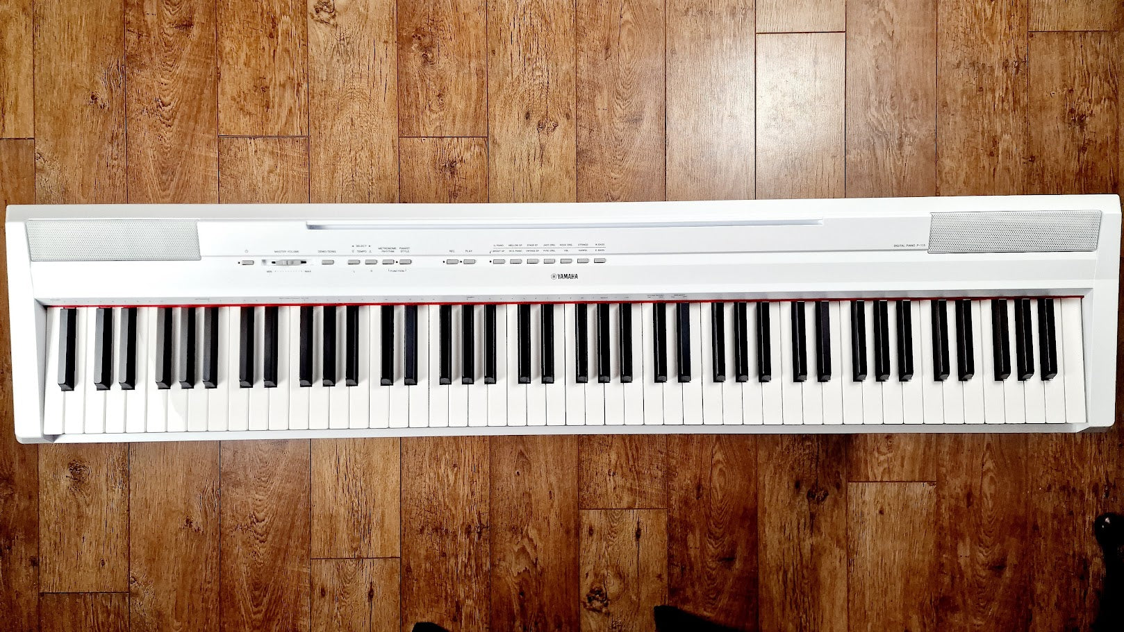 YAMAHA P115 88 KEY DIGITAL PIANO KEYBOARD IN WHITE + STAND