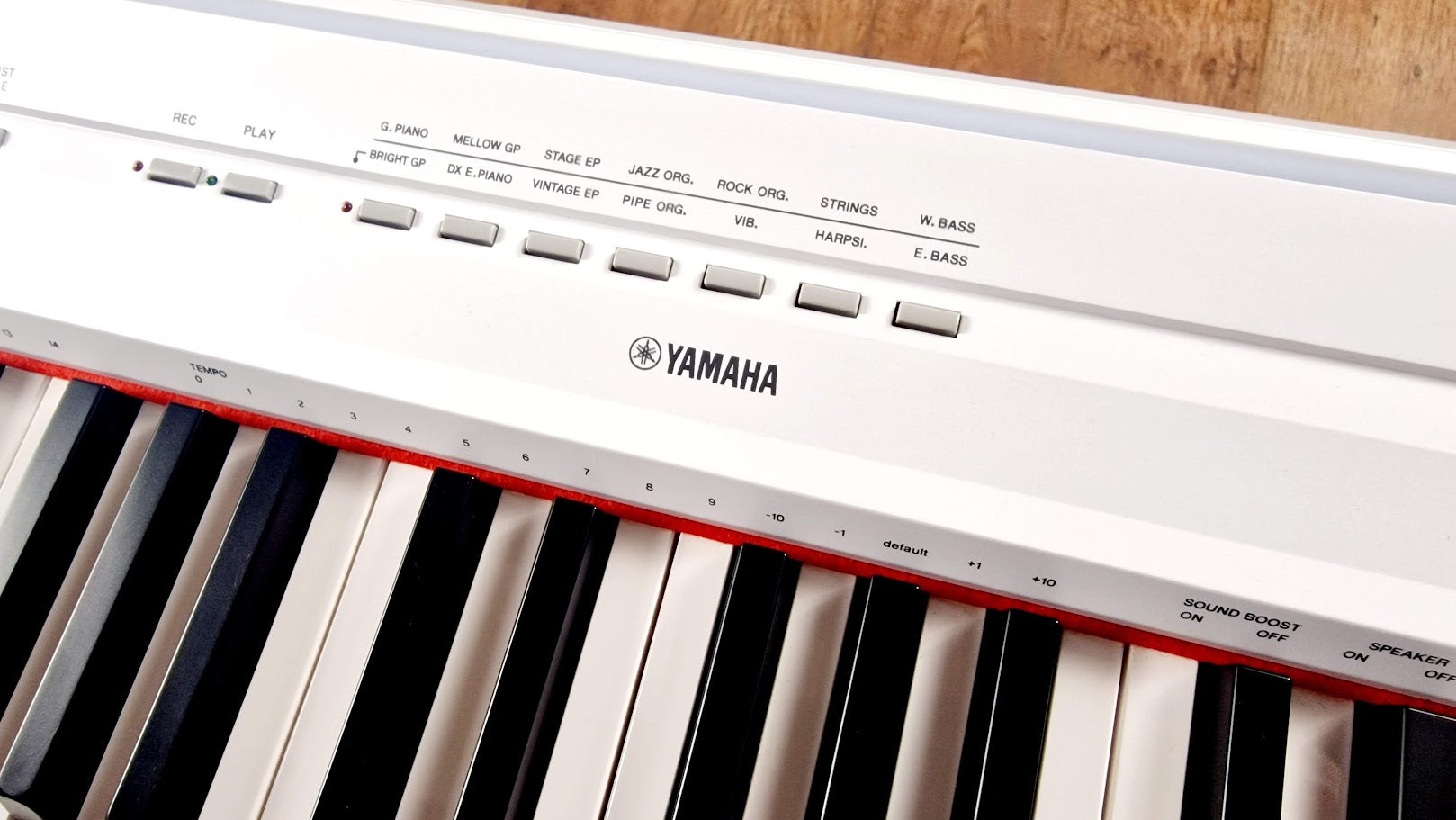YAMAHA P115 88 KEY DIGITAL PIANO KEYBOARD IN WHITE + STAND