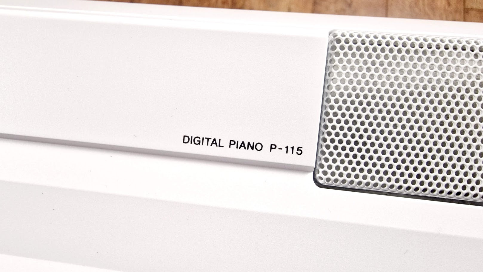 YAMAHA P115 88 KEY DIGITAL PIANO KEYBOARD IN WHITE + STAND
