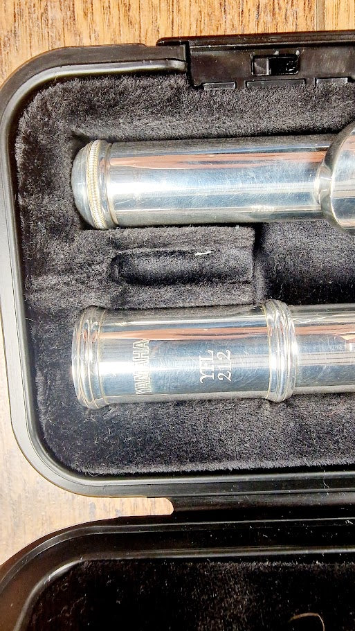 YAMAHA YFL 212 FLUTE WITH ORIGINAL BOX, CARRY CASE AND HARD CASE