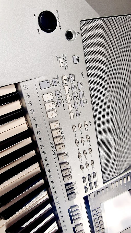 YAMAHA PSR S910 61 KEYS KEYBOARD ARRANGER WORKSTATION