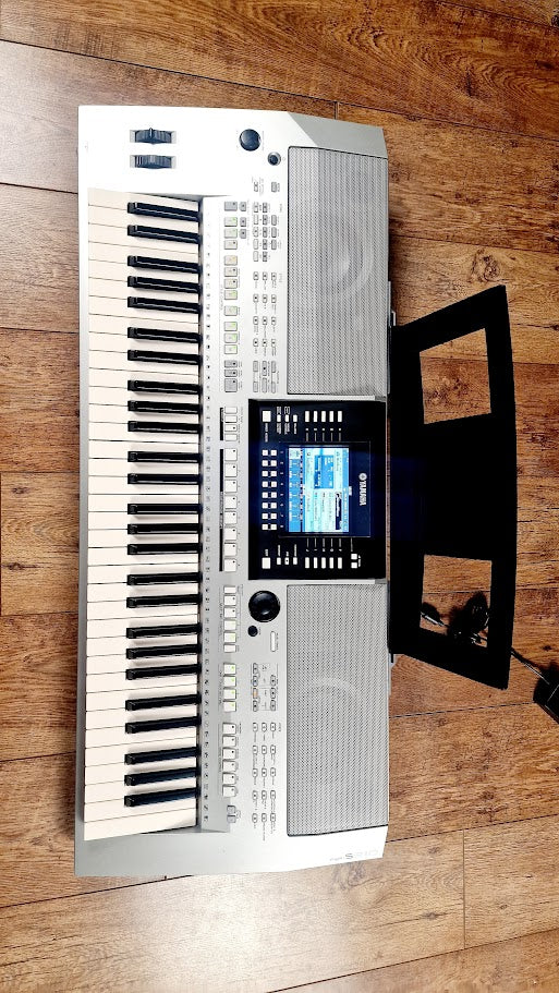 YAMAHA PSR S910 61 KEYS KEYBOARD ARRANGER WORKSTATION