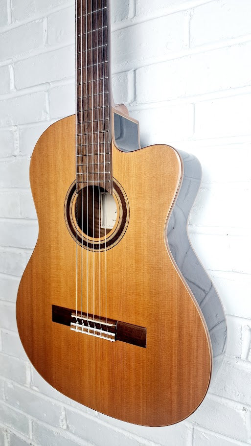ADMIRA VIRTUOSO ECF ELECTRO CLASSICAL GUITAR