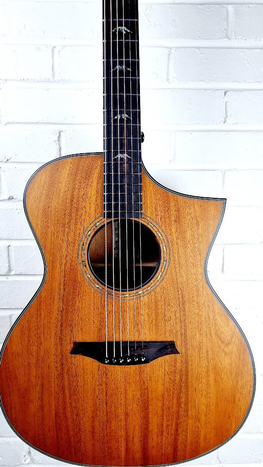 BROMO BAT4MCE TAHOMA ELECTRO ACOUSTIC GUITAR