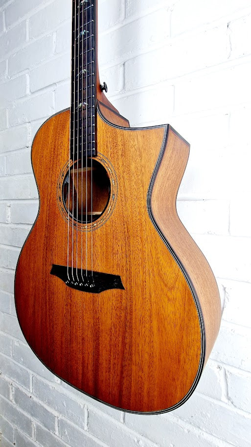 BROMO BAT4MCE TAHOMA ELECTRO ACOUSTIC GUITAR