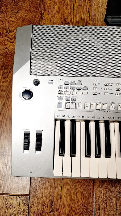 YAMAHA PSR S710 61 KEY ARRANGER WORKSTATION KEYBOARD