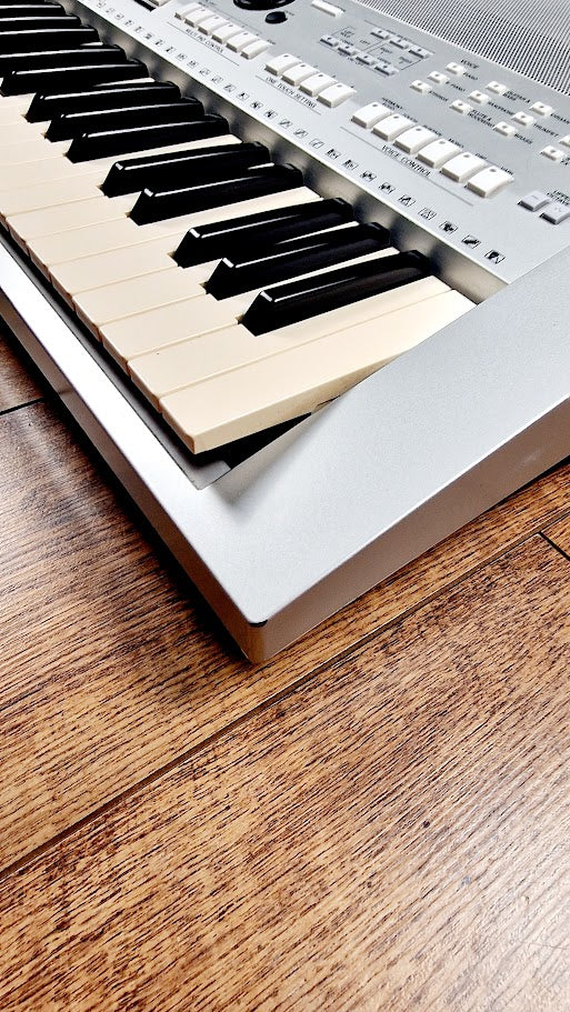 YAMAHA PSR S710 61 KEY ARRANGER WORKSTATION KEYBOARD
