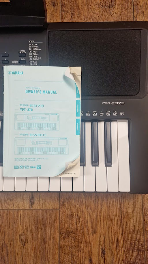 YAMAHA E373 61 KEY TOUCH SENSITIVE KEYBOARD + POWER SUPPLY