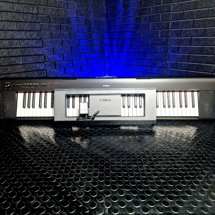 YAMAHA PIAGGERO NP32 76 KEY KEYBOARD + POWER SUPPLY