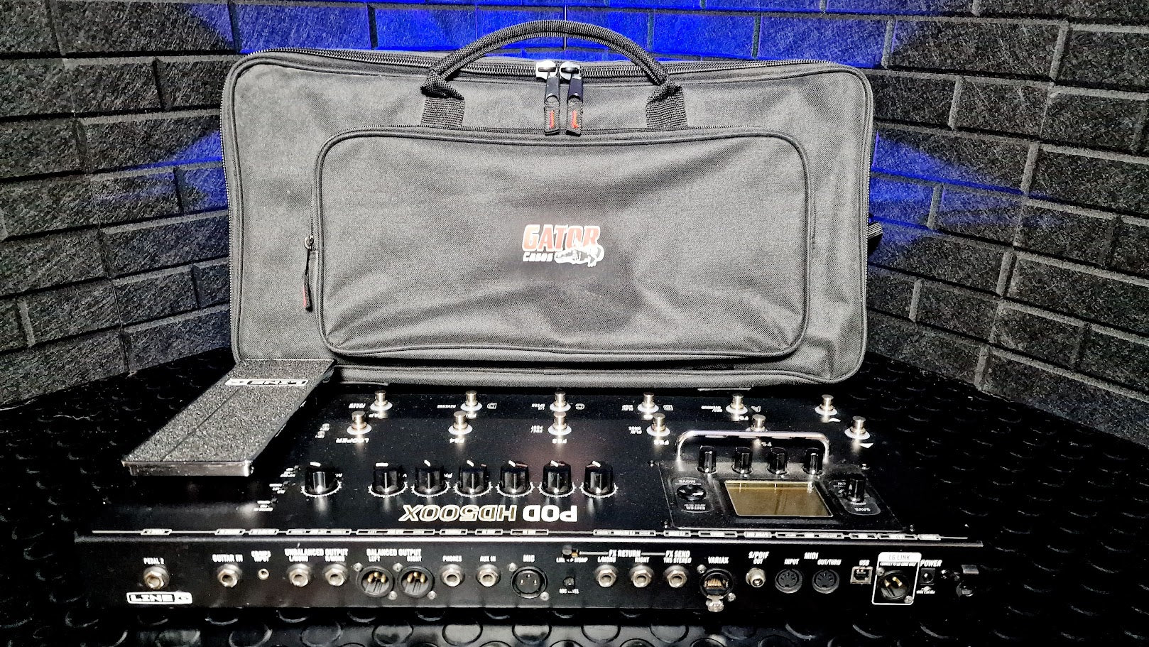 LINE 6 POD HD500X AMP MODELLING MULTI EFFECTS PEDAL + GATOR CASE